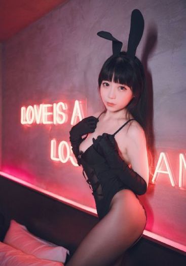 可疑的美容院免费观看