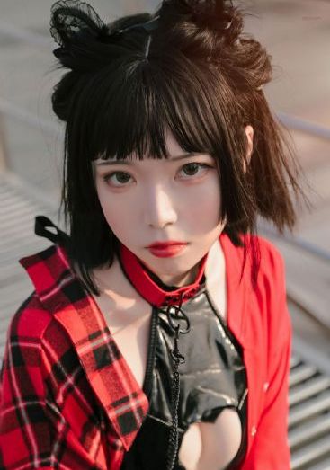 商务旅行女老板同房