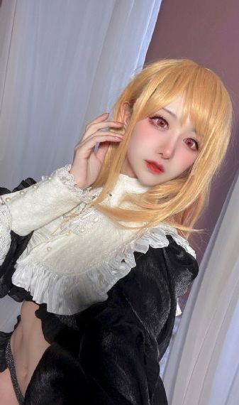 兴奋的女人们