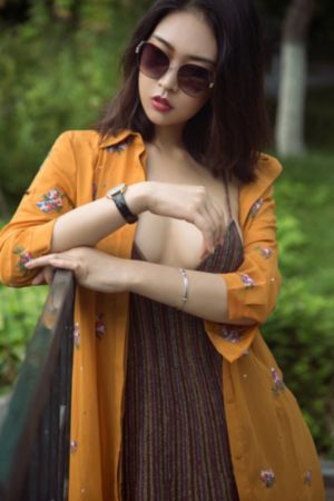 漂亮的女老师电影